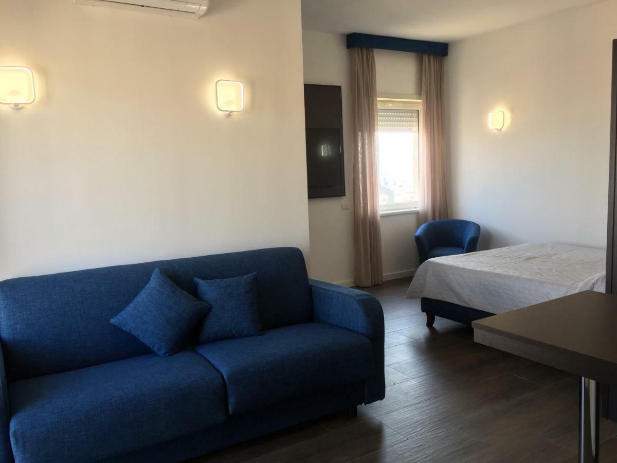 Appartement Residenza Garibaldi à Naples Extérieur photo